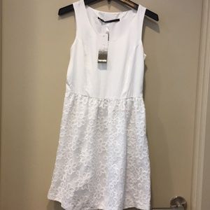 Kensie white combo dress with Embroidered Lace Overlay Skirt size S NWT